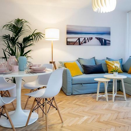 Cristine Apartment Варшава Екстериор снимка