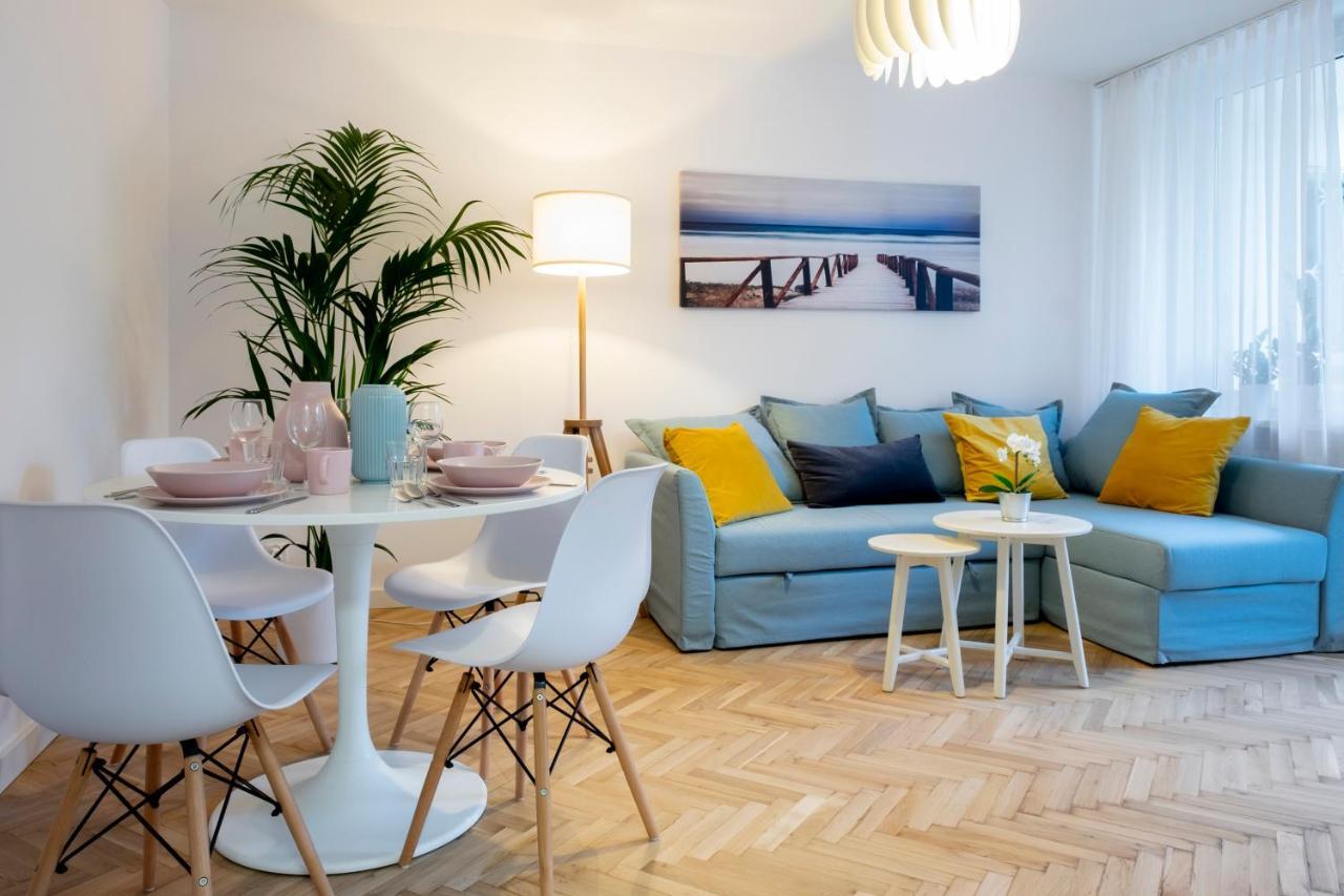Cristine Apartment Варшава Екстериор снимка